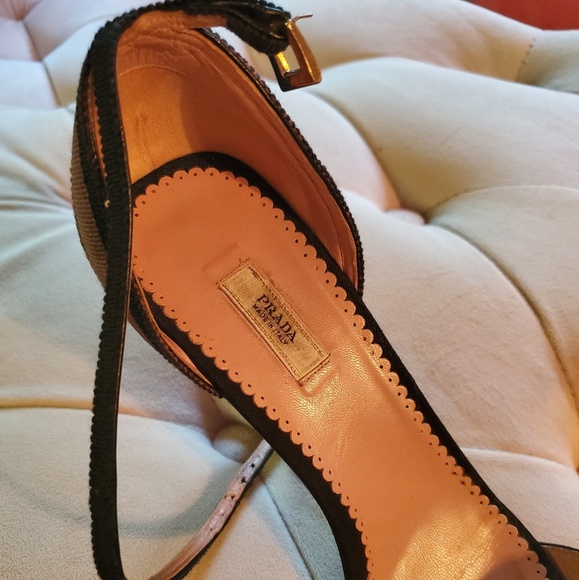 ๐ฏ Prada Striped Ankle Strap Heels - Picture 7 of 16